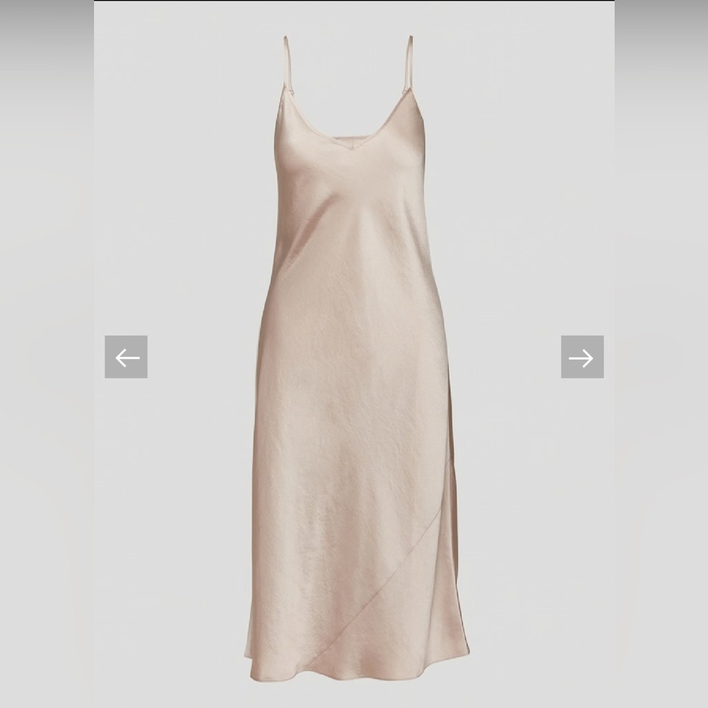 Aritzia Wilfred
Only Slip Satin Midi Dress size small